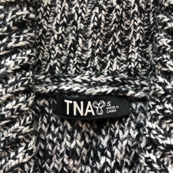 Aritzia TNA chunky salt and pepper sweater - Picture 3 of 7